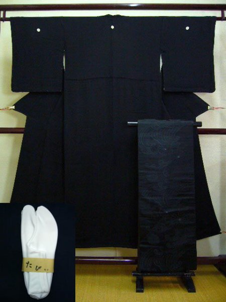 Photo1: A124A-XR Vintage Japanese Black Silk KIMONO/OBI assorted set w/White TABI socks (1)