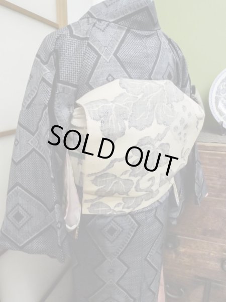 Photo11: CL1014K OSHIMA TSUMGI pongee (Grade B) and NAGOYA OBI sash (Grade B) (11)