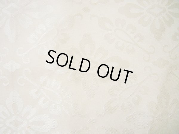 Photo4: F1202J Used Japanese Kimono  Smoky Off White UCHIKAKE Wedding by Silk. Diamond-shaped flowers  (Grade D) (4)