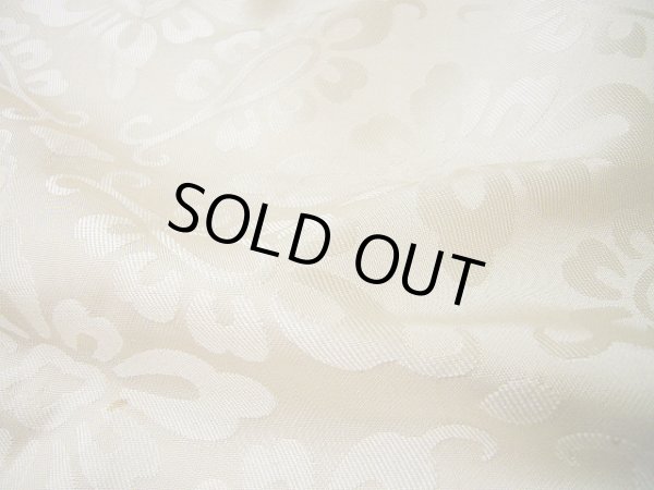Photo7: F1202J Used Japanese Kimono  Smoky Off White UCHIKAKE Wedding by Silk. Diamond-shaped flowers  (Grade D) (7)