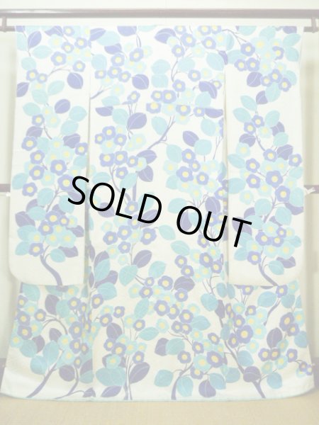 Photo2: F1216G Used Japanese Kimono  Shiny Off White FURISODE long-sleeved by Silk. Flower  (Grade A) (2)