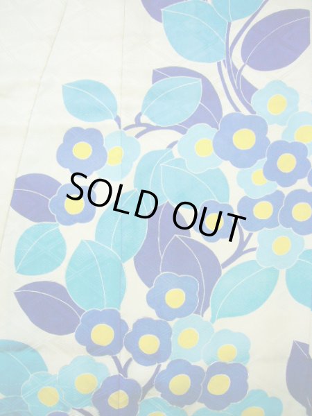 Photo5: F1216G Used Japanese Kimono  Shiny Off White FURISODE long-sleeved by Silk. Flower  (Grade A) (5)