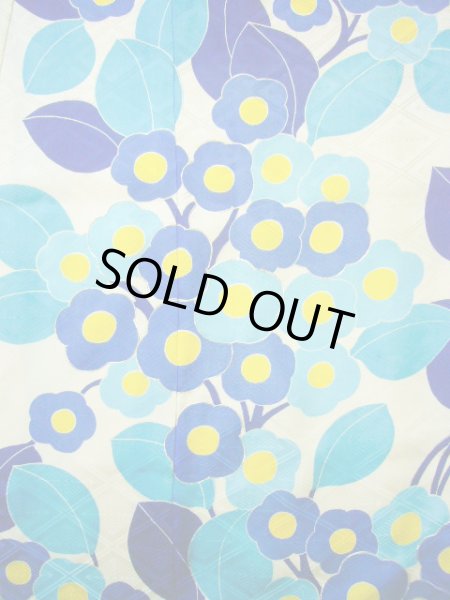 Photo6: F1216G Used Japanese Kimono  Shiny Off White FURISODE long-sleeved by Silk. Flower  (Grade A) (6)