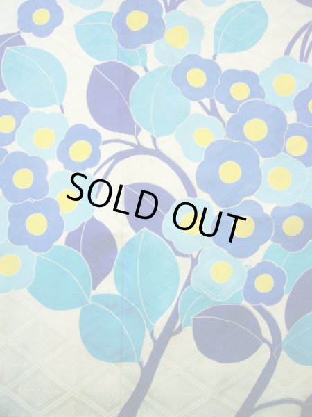 Photo7: F1216G Used Japanese Kimono  Shiny Off White FURISODE long-sleeved by Silk. Flower  (Grade A) (7)