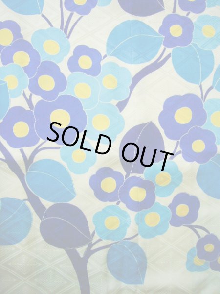 Photo14: F1216G Used Japanese Kimono  Shiny Off White FURISODE long-sleeved by Silk. Flower  (Grade A) (14)