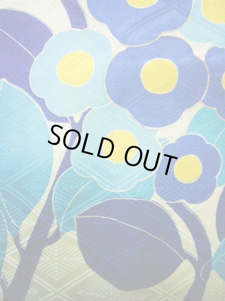 Photo17: F1216G Used Japanese Kimono  Shiny Off White FURISODE long-sleeved by Silk. Flower  (Grade A) (17)