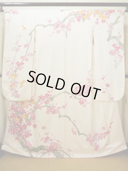 Photo2: Mint G0630H Used Japanese Kimono  Shiny Off White FURISODE long-sleeved by Silk. UME plum bloom  (Grade A) (2)
