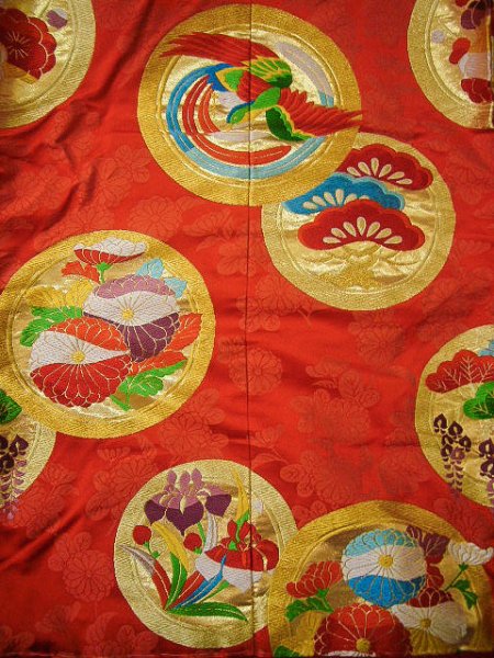 Photo8: G0826E Used Japanese Kimono  Dark Vermilion UCHIKAKE Wedding by Silk. Circle, Bottom is partely covered,  (Grade B) (8)