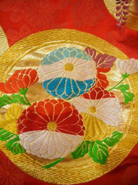 Photo13: G0826E Used Japanese Kimono  Dark Vermilion UCHIKAKE Wedding by Silk. Circle, Bottom is partely covered,  (Grade B) (13)