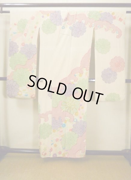 Photo3: H1025L Used Japanese Kimono Smoky Dark Off White FURISODE long-sleeved / Silk. Chrysanthemum  (Grade B) (3)
