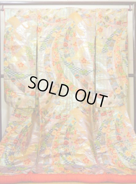 Photo2: I0112G Used Japanese Kimono Shiny Smoky Wisteria UCHIKAKE Wedding / Silk. TABANENOSHI  (Grade A) (2)