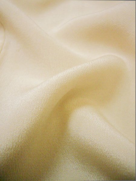 Photo6: I0207L Used Japanese Kimono  Smoky Off White JUBAN undergarment / Silk.   (Grade C) (6)