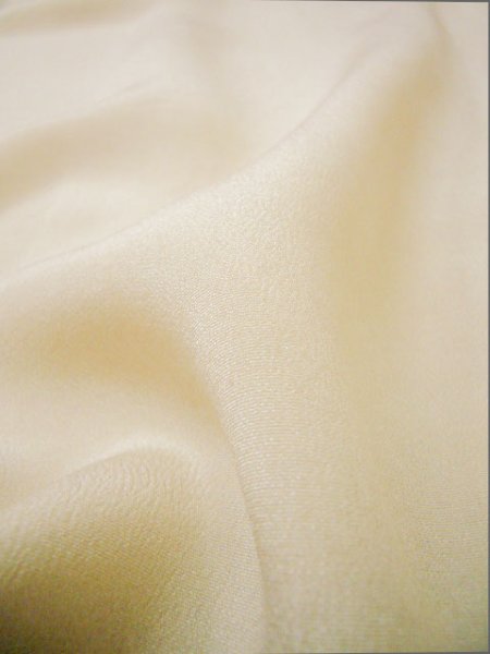 Photo7: I0207L Used Japanese Kimono  Smoky Off White JUBAN undergarment / Silk.   (Grade C) (7)