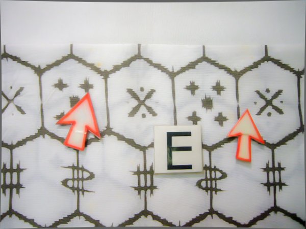 Photo16: J0702W Used Japanese Pale  White YUKATA summer / Cotton/hemp Tortoise-shell pattern― Hexagonal pattern  (Grade C) (16)