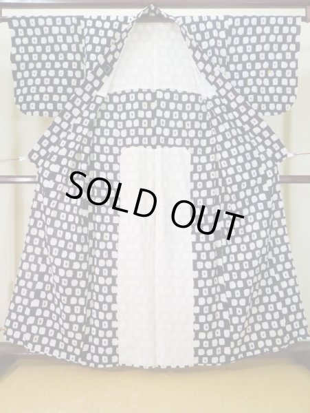 Photo2: J0710K Used Japanese   Indigo Blue YUKATA summer / Cotton. Quadrangle, Arimatsu Shibori RARE design (Grade C) (2)