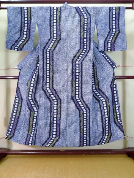 Photo1: J0710L Used Japanese   Indigo Blue YUKATA summer / Cotton. Quadrangle, Arimatsu Shibori RARE design (Grade B) (1)