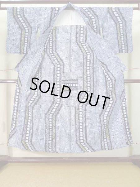 Photo2: J0710L Used Japanese   Indigo Blue YUKATA summer / Cotton. Quadrangle, Arimatsu Shibori RARE design (Grade B) (2)
