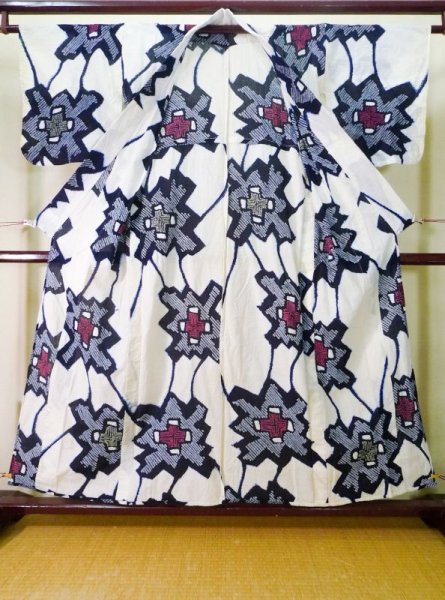 Photo2: J0710R Used Japanese   Indigo Blue YUKATA summer / Cotton. Abstract pattern, Arimatsu Shibori (Grade D) (2)