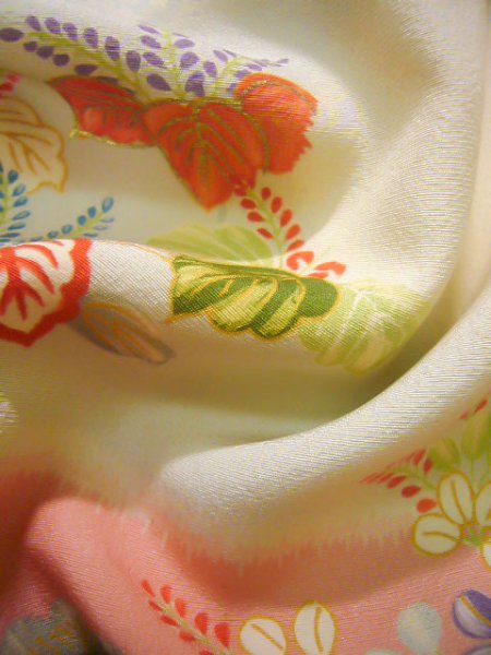 Photo14: J0715S Used Japanese Light  Off White FURISODE long-sleeved / Silk. Flower  (Grade B) (14)
