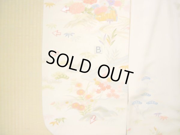 Photo18: J0715S Used Japanese Light  Off White FURISODE long-sleeved / Silk. Flower  (Grade B) (18)