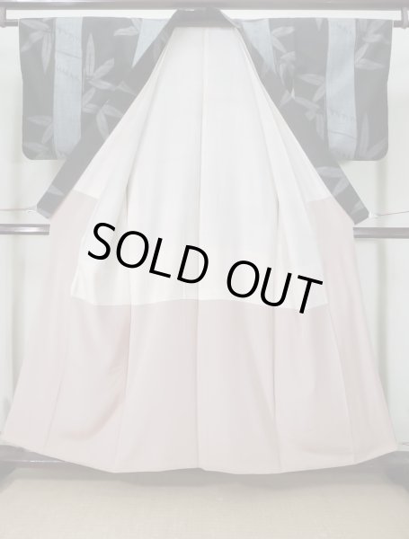 Photo2: J1023A Used Japanese   Black OSHIMA TSUMGI pongee / Silk. Bamboo leaf, TATE YOKO weave  (Grade C) (2)