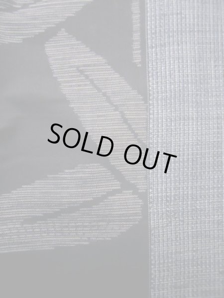 Photo7: J1023A Used Japanese   Black OSHIMA TSUMGI pongee / Silk. Bamboo leaf, TATE YOKO weave  (Grade C) (7)