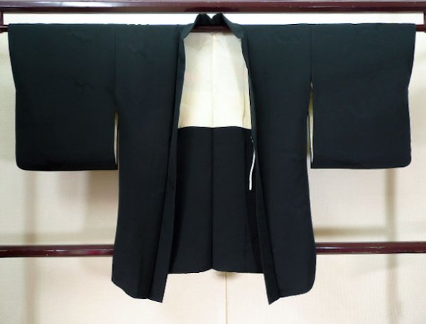 Photo1: Mint J1209W Vintage Japanese women   Black HAORI short jacket / Silk.    (Grade B) (1)