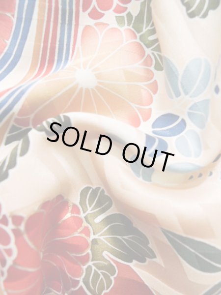 Photo17: J1223P Used Japanese   White FURISODE long-sleeved / Silk. Chrysanthemum, narcissus pattern  (Grade B) (17)