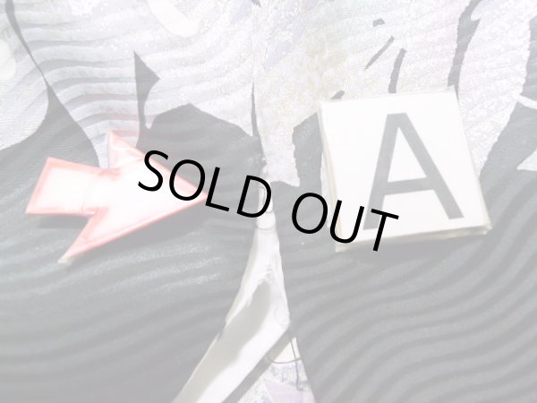 Photo18: J1225B Used Japanese   Black FURISODE long-sleeved / Silk. Leaf, rose pattern  (Grade B) (18)