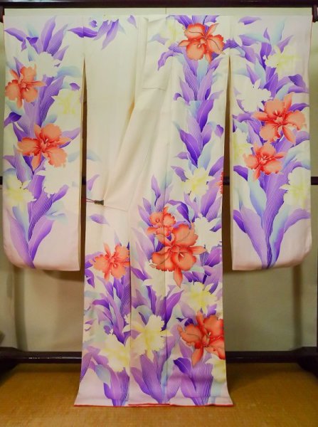 Photo3: J1225E Used Japanese Pale Light Wisteria FURISODE long-sleeved / Silk.  lily pattern  (Grade B) (3)