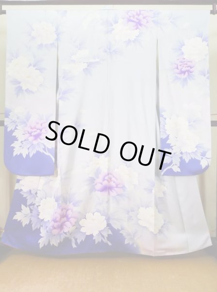 Photo2: J1225J Used Japanese Pale Light Pale Blue FURISODE long-sleeved / Silk. Peony,   (Grade B) (2)