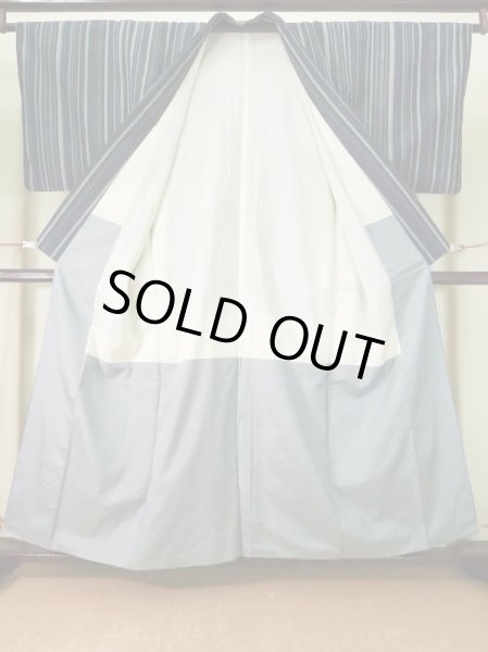 Photo2: K0324P Used Japanese   Blue TSUMUGI pongee / Silk. Stripes quilting  (Grade A) (2)