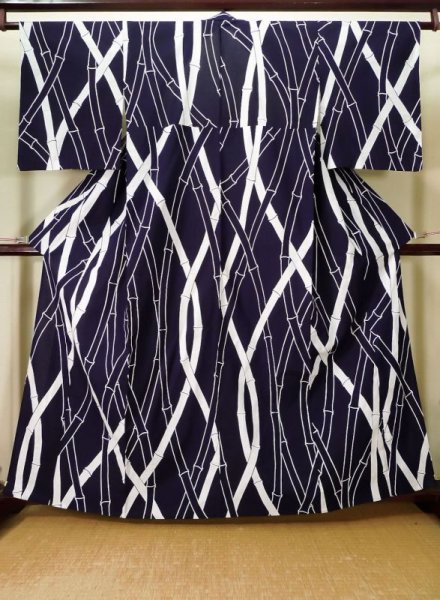 Photo1: K0426R Used Japanese   Indigo Blue YUKATA summer(made in Japan) / Cotton. Bamboo    made in 1960-1970  (Grade B) (1)