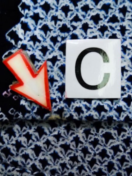 Photo17: K0526A Used Japanese Heather  Indigo Blue YUKATA summer(made in Japan) / Cotton. Abstract pattern Arimatsu-Shibori, made in 1980-1990  (Grade C) (17)