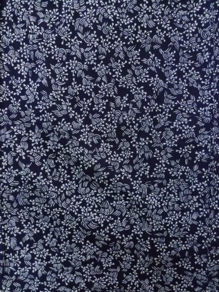 Photo4: K0526Q Used Japanese   Indigo Blue YUKATA summer(made in Japan) / Cotton. Flower, made in 1970-1980  (Grade B) (4)