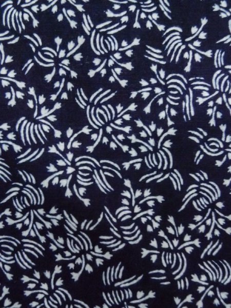 Photo6: K0526Q Used Japanese   Indigo Blue YUKATA summer(made in Japan) / Cotton. Flower, made in 1970-1980  (Grade B) (6)