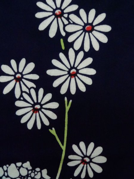 Photo8: K0526U Used Japanese   Indigo Blue Pour Dyed Yukata / Cotton. Flower, made in 1970-1980  (Grade B) (8)
