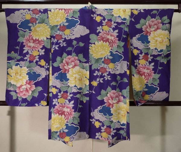 Photo2: K0708D Used Japanese   Purple HAORI short jacket / Silk. Peony,   (Grade C) (2)