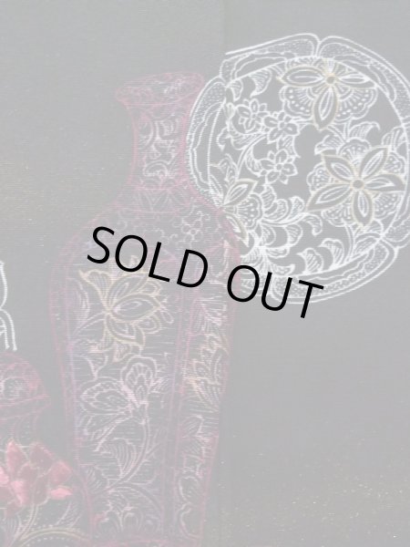 Photo4: K0714A Used Japanese   Black HAORI short jacket / Silk. Chinese flower, pottery pattern  (Grade B) (4)