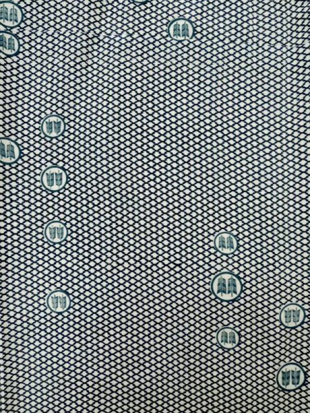 Photo3: K0818R Used Japanese   Blue KOMON dyed / Silk. Pine bark lozenges "Yabane in the circle" family crest as pattern  (Grade B) (3)