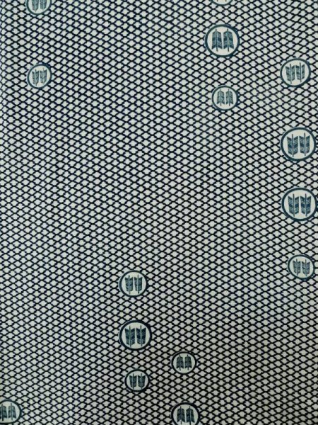 Photo5: K0818R Used Japanese   Blue KOMON dyed / Silk. Pine bark lozenges "Yabane in the circle" family crest as pattern  (Grade B) (5)