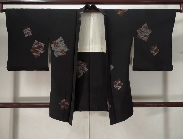 Photo1: K1008J Used Japanese   Black HAORI short jacket / Silk. Arabesque vine,   (Grade B) (1)