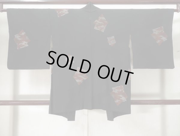 Photo2: K1008J Used Japanese   Black HAORI short jacket / Silk. Arabesque vine,   (Grade B) (2)