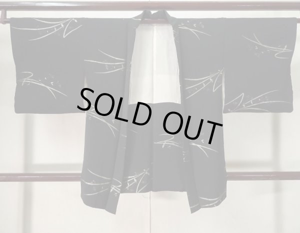 Photo1: K1008N Used Japanese   Black HAORI short jacket / Silk. Flower,   (Grade B) (1)