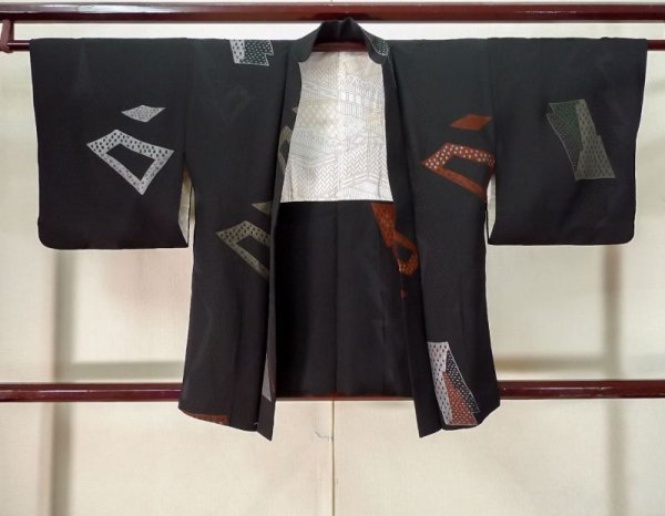 Photo1: Mint K1008S Used Japanese   Black HAORI short jacket / Silk. Abstract pattern   (Grade A) (1)