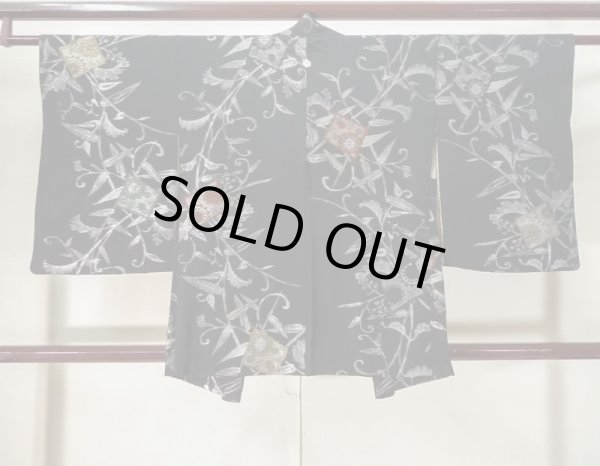 Photo2: K1008U Used Japanese   Black HAORI short jacket / Silk. Flower,   (Grade B) (2)