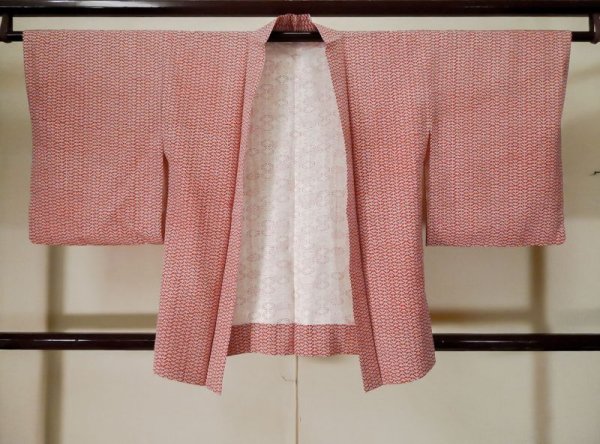 Photo1: Mint K1020O Used Japanese   Red HAORI short jacket / Silk. Flower   (Grade A) (1)