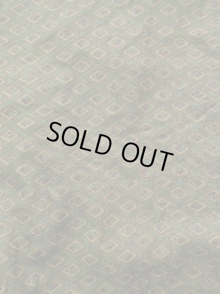 Photo4: K1104Q Used Japanese Mens Dark  Brown HAORI short jacket / Silk. Diamond-shaped flowers Rare pattern, Lining: Chinz pattern  (Grade B) (4)