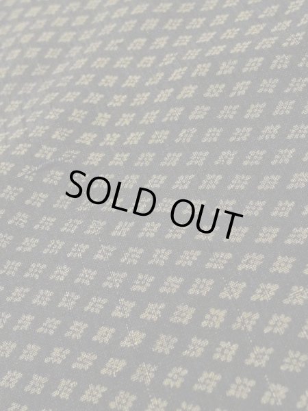 Photo13: K1104Q Used Japanese Mens Dark  Brown HAORI short jacket / Silk. Diamond-shaped flowers Rare pattern, Lining: Chinz pattern  (Grade B) (13)