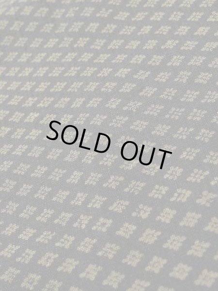 Photo14: K1104Q Used Japanese Mens Dark  Brown HAORI short jacket / Silk. Diamond-shaped flowers Rare pattern, Lining: Chinz pattern  (Grade B) (14)